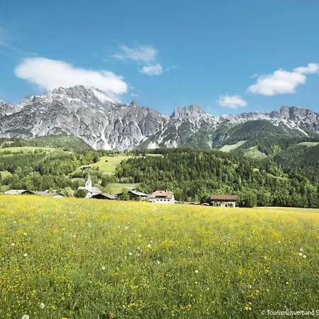 Schnauz-bartl In * Saalfelden